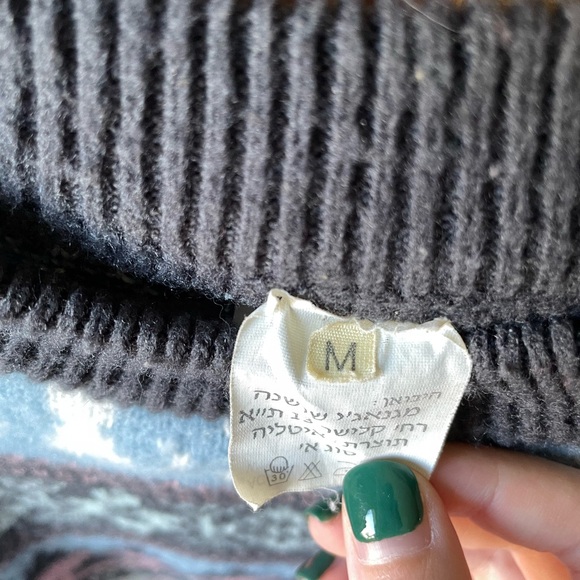 Knit sweater - Picture 3 of 3